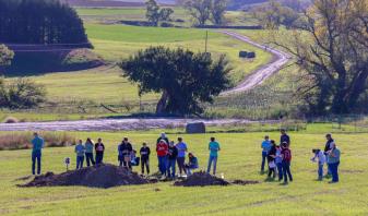 Students compete in land judging near Ord.